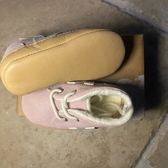 New in Box Veja Baby Fured Suede Babe Pierre Baby Winter Suede Crib Shoes